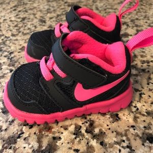 Baby Girl Nike Size 2c